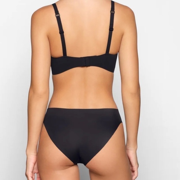 Skims XXS NAKED PLUNGE BRA onyx NWT - Picture 3 of 4